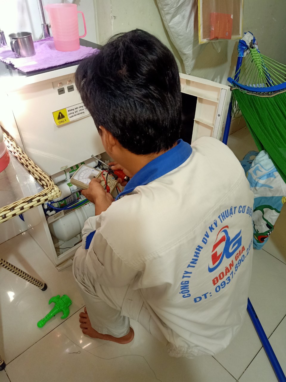 Sửa máy nước uống nóng lạnh tại nhà tphcm