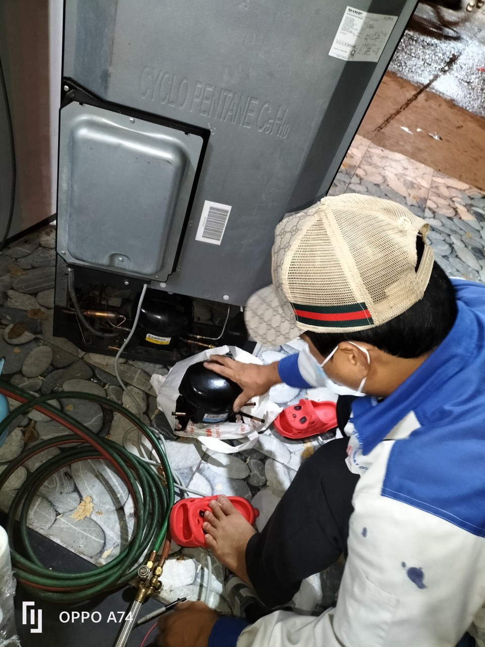 Dịch vụ bơm gas tủ lạnh quận Tân Phú