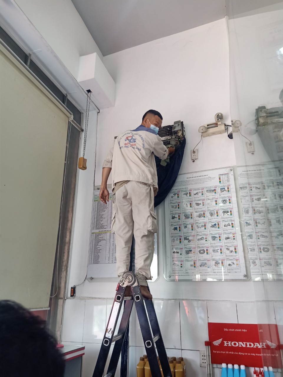 Dịch vụ vệ sinh máy lạnh quận Phú Nhuận