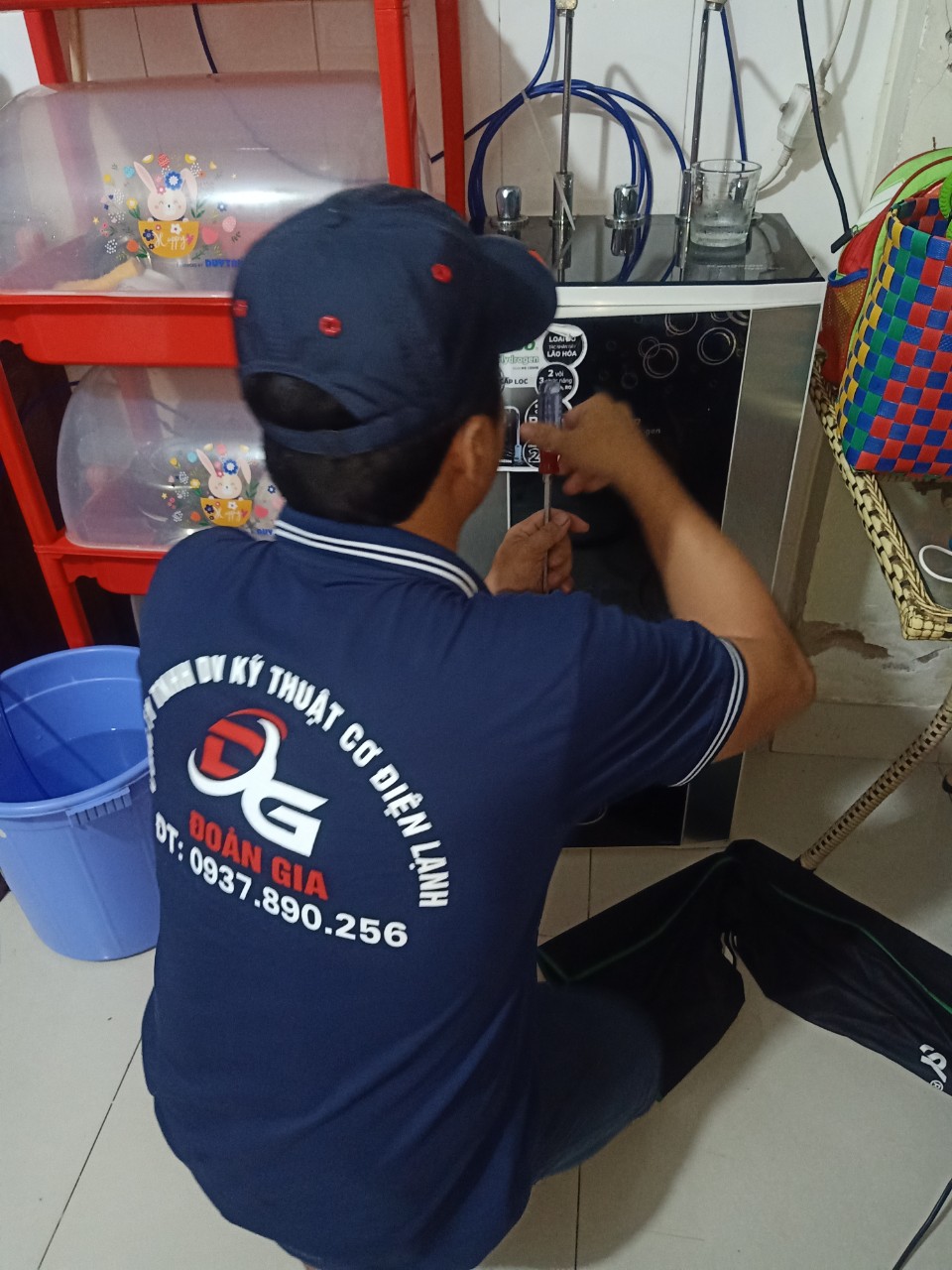 Sửa máy nước uống nóng lạnh quận Tân Bình