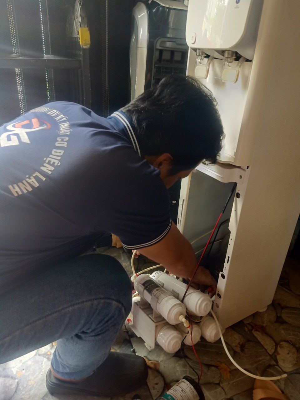 Sửa máy nước uống nóng lạnh quận Tân Phú