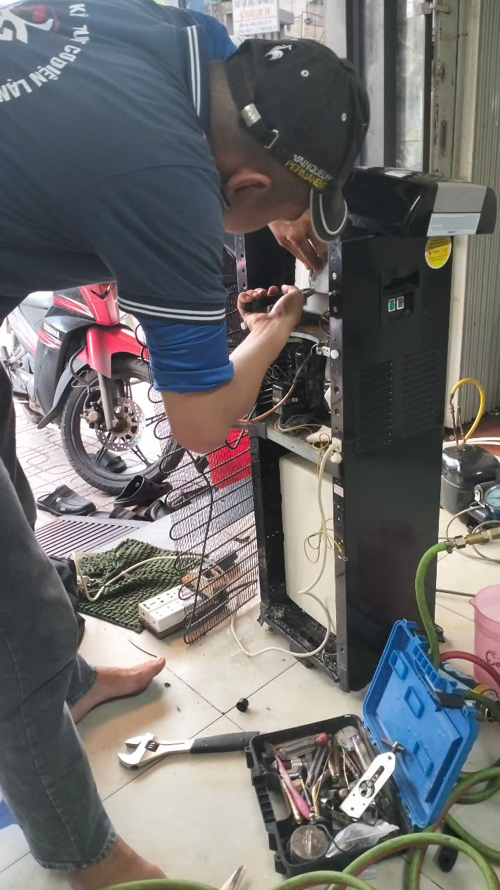 Sửa máy lọc nước phát ra tiếng ồn lớn